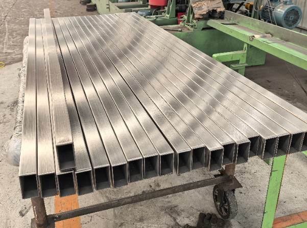 六盘水建筑工程行业用不锈钢无缝钢管